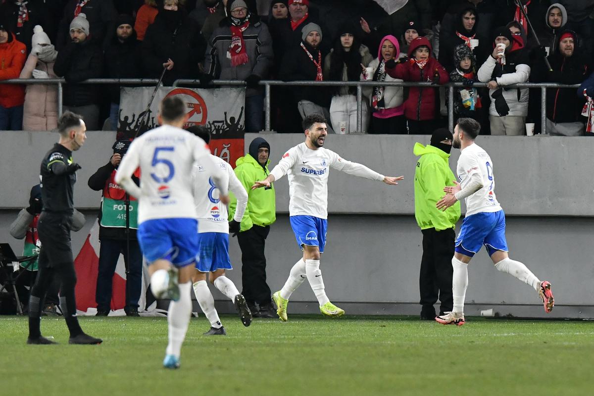 Farul o bate pe Dinamo și strânge tot mai tare lupta pentru play-off » Cum arată ACUM clasamentul Superligii
