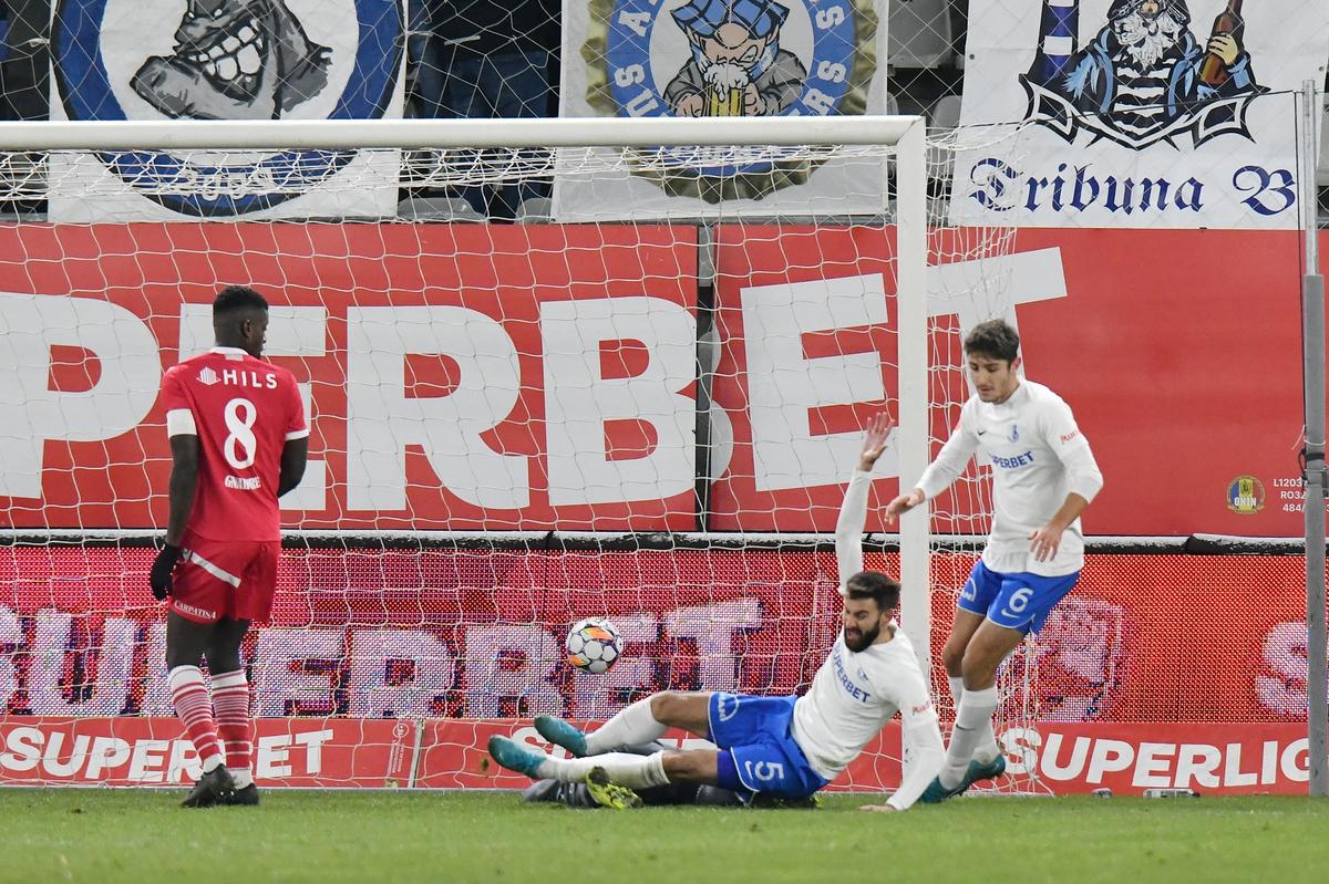 Farul o bate pe Dinamo și strânge tot mai tare lupta pentru play-off » Cum arată ACUM clasamentul Superligii