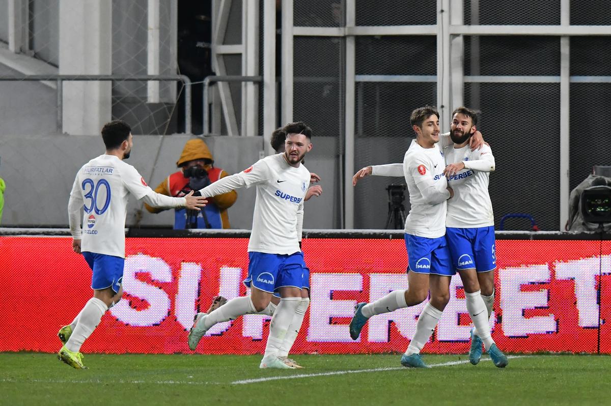 Farul o bate pe Dinamo și strânge tot mai tare lupta pentru play-off » Cum arată ACUM clasamentul Superligii