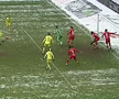 Mircea Rednic acuză la finalul meciului Petrolul - UTA: „M-au înjurat, au aruncat cu pietre în mine!”