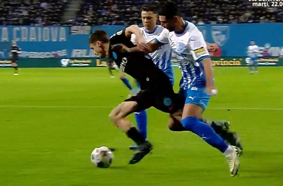 Toate fazele de arbitraj din Craiova - FCSB » De ce a fost anulat golul de 2-0: explicația din regulament