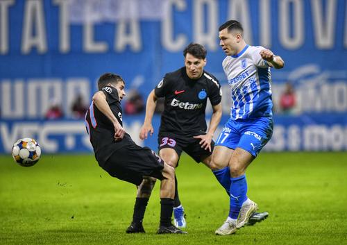 Carlos Mora (dreapta), în Universitatea Craiova - FCSB, 15 februarie 2026, foto: Cristi Preda / GSP