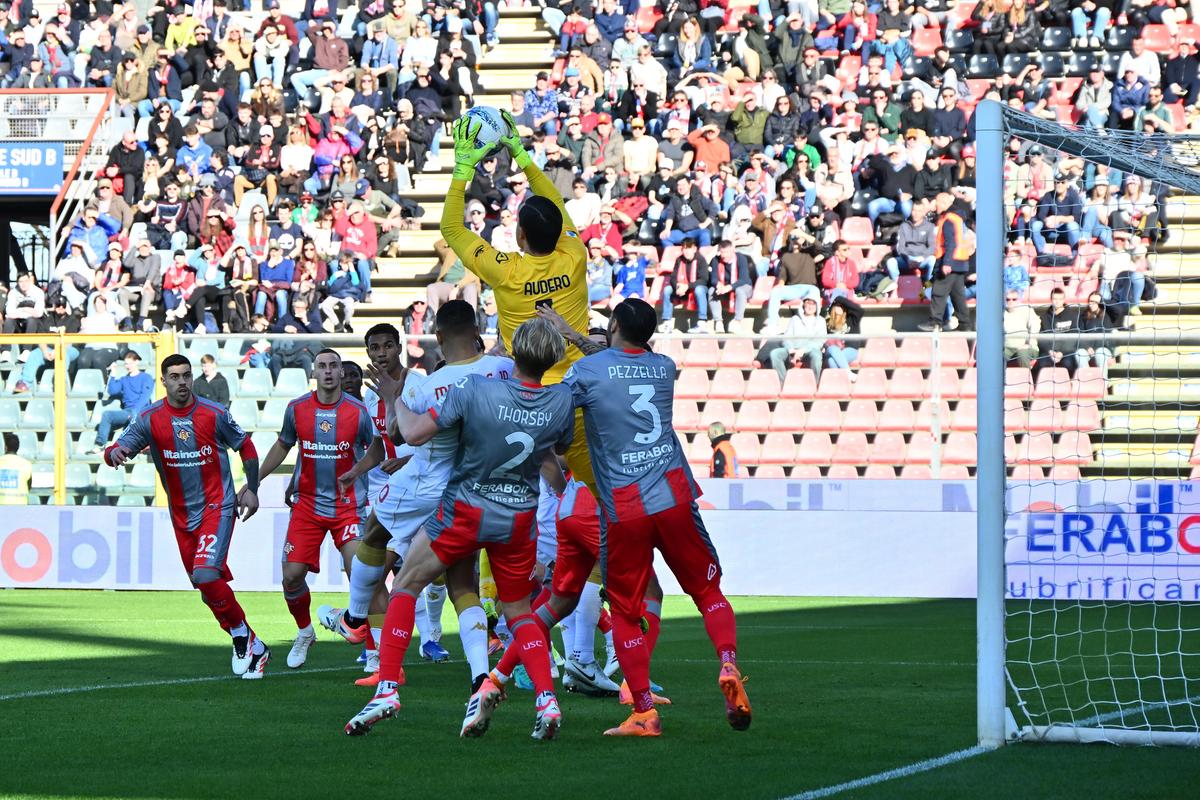 Cremonese - Genoa // 15 februarie 2026