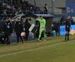 Marian Aioani s-a accidentat și a fost înlocuit de Iliev (Farul-Rapid). Foto: Andrei Furnigă (GSP)