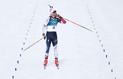 Marco Pantani onorat pe zăpadă de francezul Emilien Jacquelin, medaliat cu bronz la biatlon