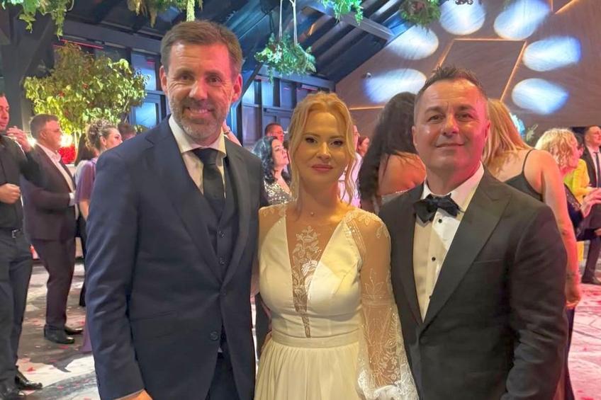 Dinamovistul Florentin Petre s-a însurat cu Alina Andra Petre, „câinii” au petrecut la Brăila // FOTO: Instagram