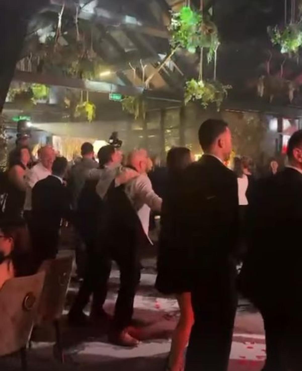 La 50 de ani, dinamovistul Florentin Petre s-a însurat a treia oară, chiar de Ziua Îndrăgostiților » Cine a furat toate privirile la petrecerea de nuntă