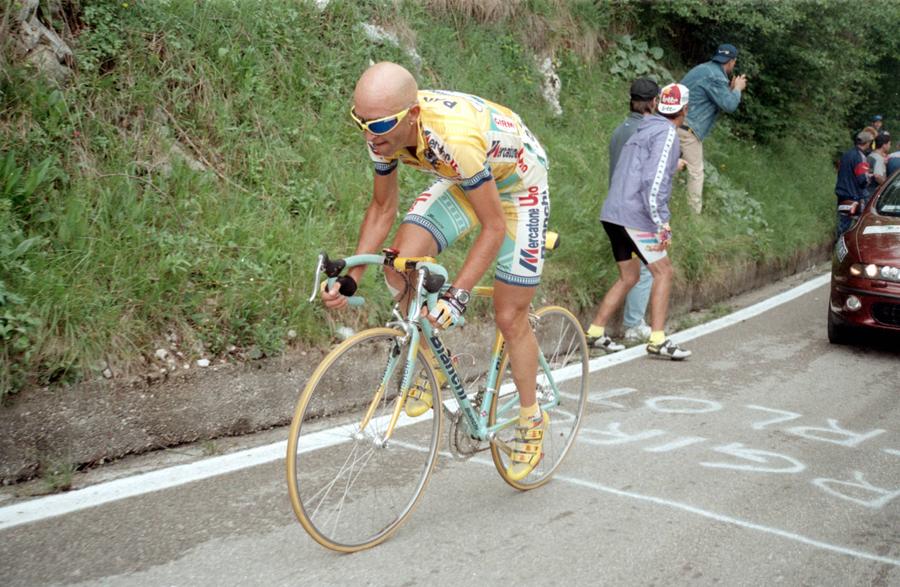Tadej Pogacar a spulberat timpul lui Marco Pantani pe Alpe d’Huez