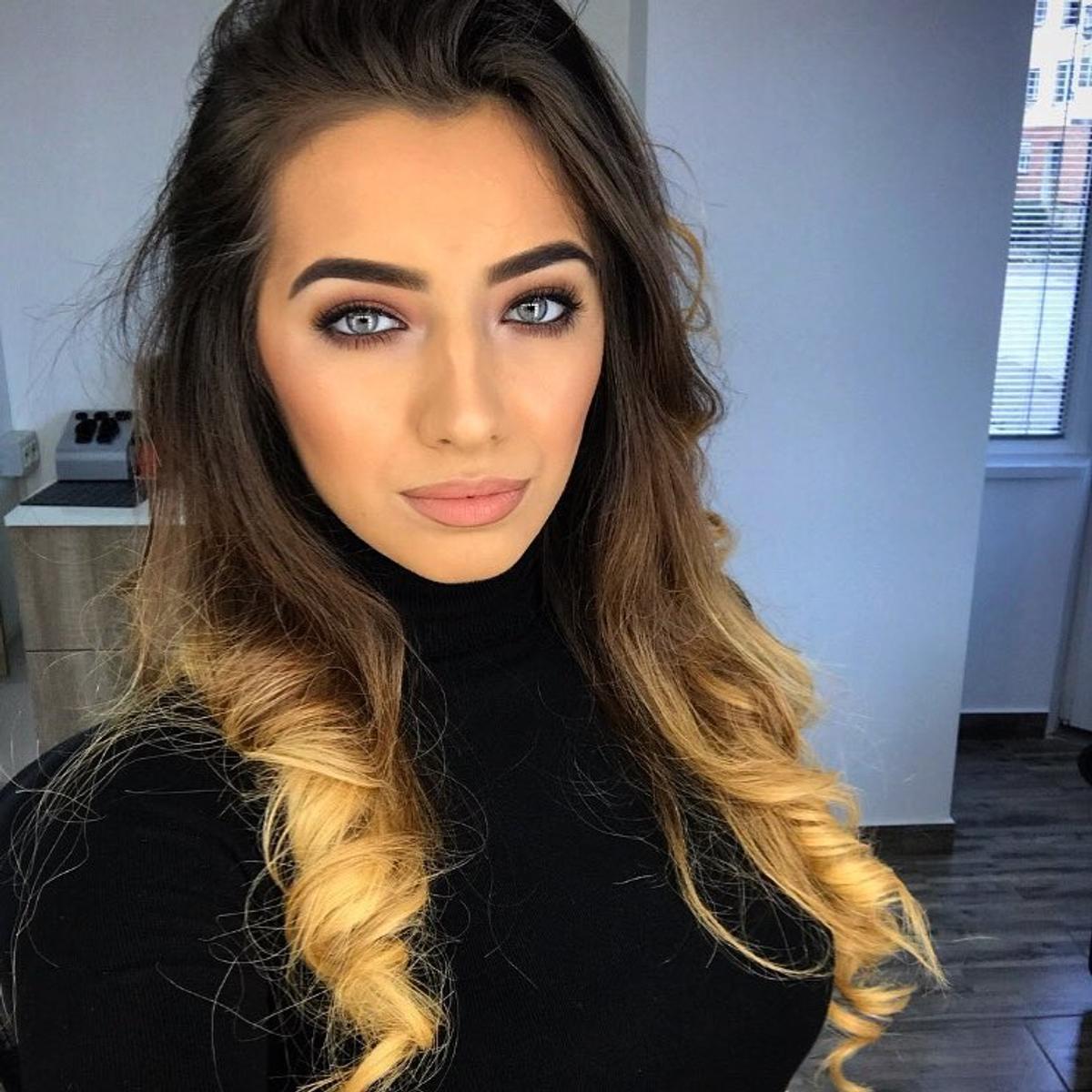 FOTO Ea se află în spatele formei de invidiat a lui Dennis Man! Cum arată fosta Miss Arad cu care fotbalistul se iubește de 7 ani