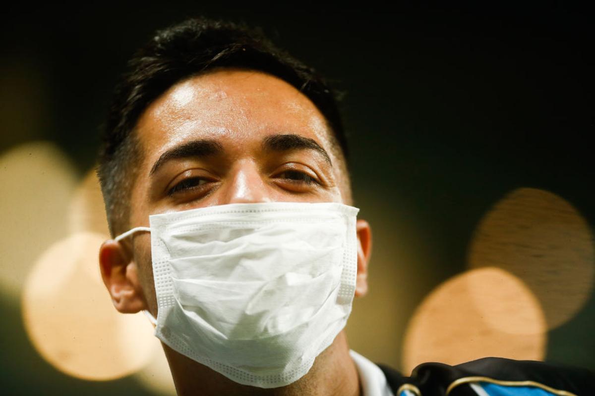 FOTO Jucătorii lui Gremio au intrat cu măști medicinale pe teren în semn de protest