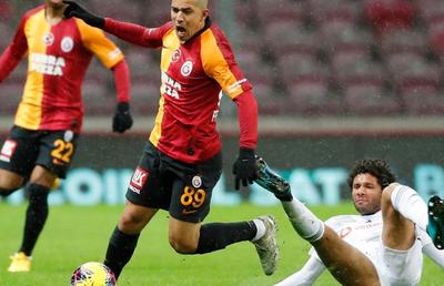 FOTO GALATASARAY - BEȘIKTAȘ 0-0 » Florin Andone a intrat pe final în derby-ul din Turcia, într-unul dintre puținele campionate neîntrerupte de coronavirus