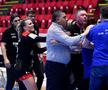 CSM BUCUREȘTI - VÂLCEA 23-22 // Per Johansson: „Pera e un porc nenorocit!” » Scandalul din handbal capătă proporții