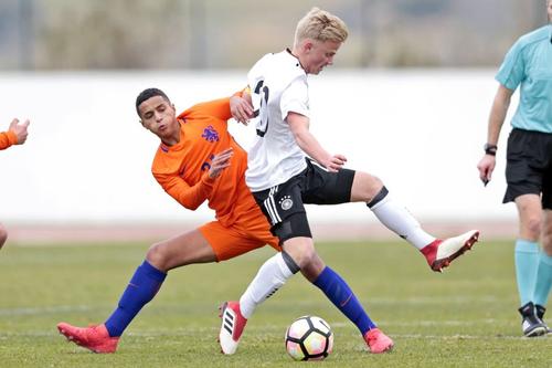 Mohamed Ihattaren, în portocaliu, foto: Guliver/gettyimages