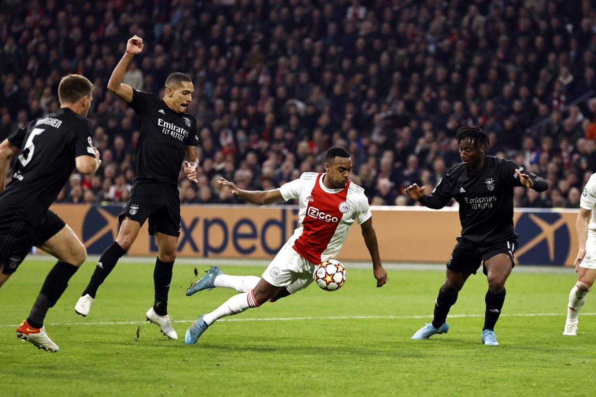 Surpriză uriașă la Amsterdam! Benfica o învinge pe Ajax și se califică în sferturile UCL
