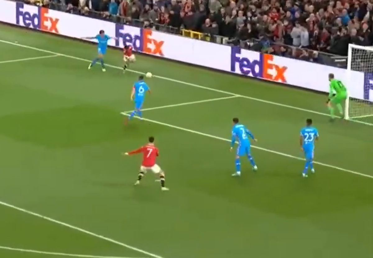 Dribling senzațional în Champions League, à la Ronaldinho!