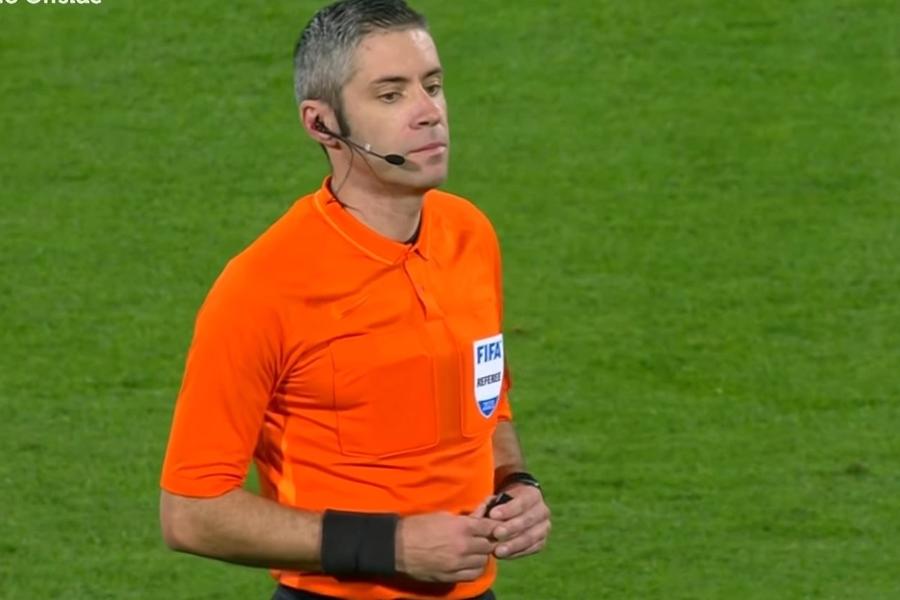 Decizia care aruncă în aer finala pentru play-off » Vassaras aduce arbitru de la Riad pentru Sepsi - FCU Craiova