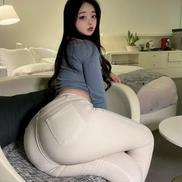 Applee, „Kim Kardashian a Asiei” (foto: Instagram)