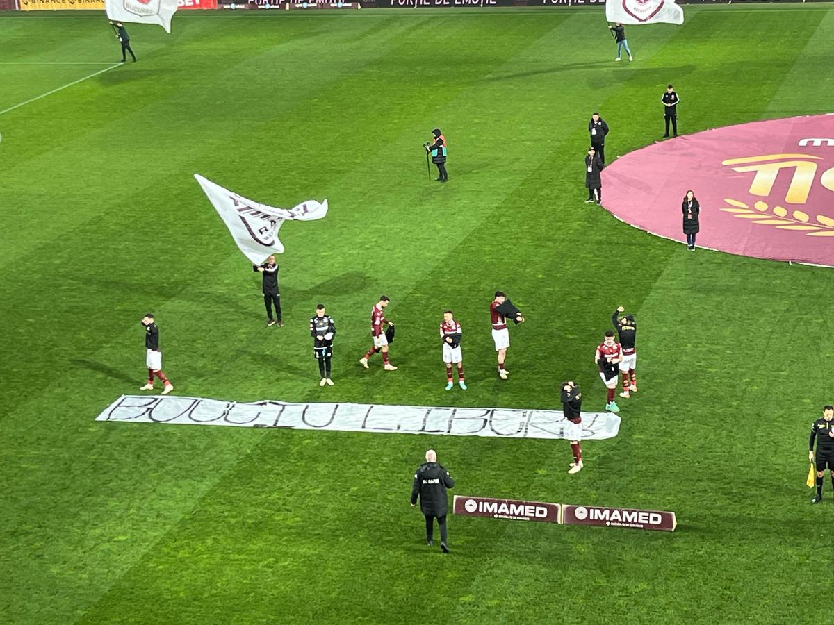 Mesajul afișat de giuleșteni la Rapid - Farul: „Bocciu liber”