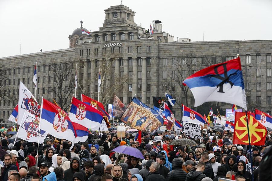 Imagini NEMAIVĂZUTE de la Belgrad: cel mai mare protest din istoria țării » Sute de mii de oameni pe străzi! Djokovic, printre sportivii care au susținut demersul