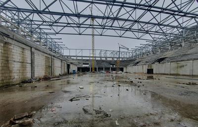 Constanța, raiul ruinelor! Polivalenta de pe litoral e șantierul groazei, iar prețul crește amețitor! + Pădurea din groapa „Farul” și alte trei baze sportive în stare jalnică