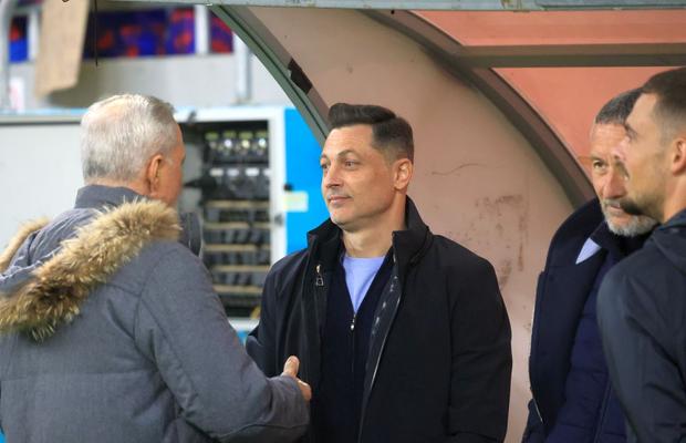 Apariție rară pe gazonul Arenei Naționale » A coborât din lojă pentru a-l saluta pe Mirel Rădoi