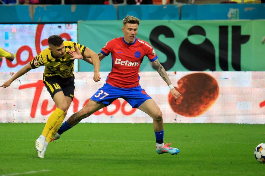 Octavian Popescu, în FCSB - Metaloglobus // foto: Ionuț Iordache Mihai Stoica se afla în studio când a primit mesajul de la Octavian Popescu: „Să vă citesc ce m-a întrebat acum 3 minute”