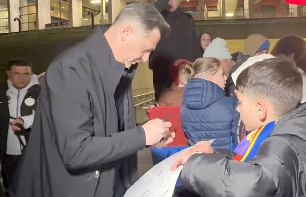 Cadre inedite în parcare, după FCSB - Metaloglobus » Gestul făcut de Mirel Rădoi