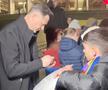 Mirel Rădoi, asaltat de fani la finalul unui dezamăgitor FCSB - Metaloglobus 0-0
