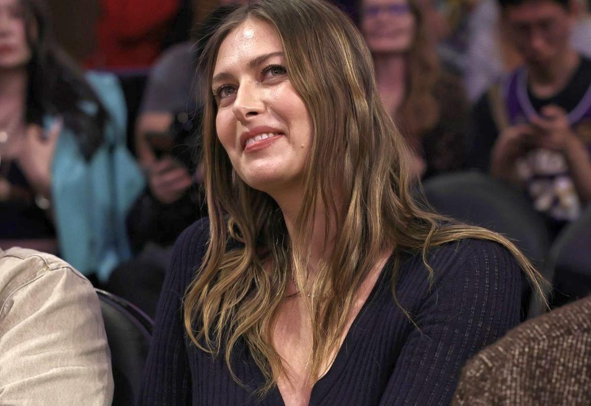 Sharapova l-a așteptat pe superstar pe culoarul de la vestiare » Momentul, surprins în fotografii