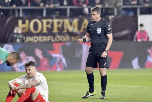 Raul Opruț s-a accidentat în Rapid - Dinamo // FOTO: Cristi Preda (GSP.ro)