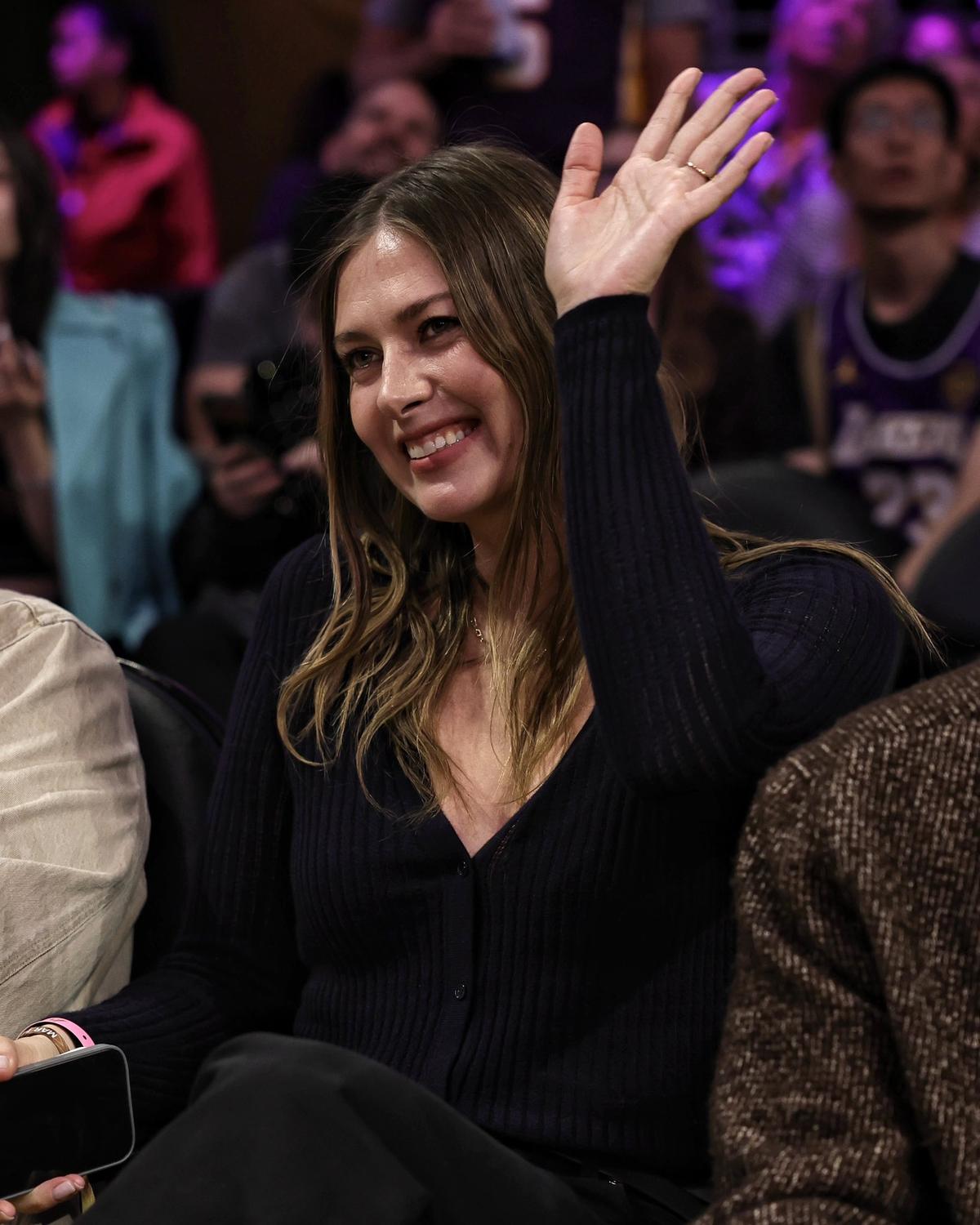Sharapova l-a așteptat pe superstar pe culoarul de la vestiare » Momentul, surprins în fotografii