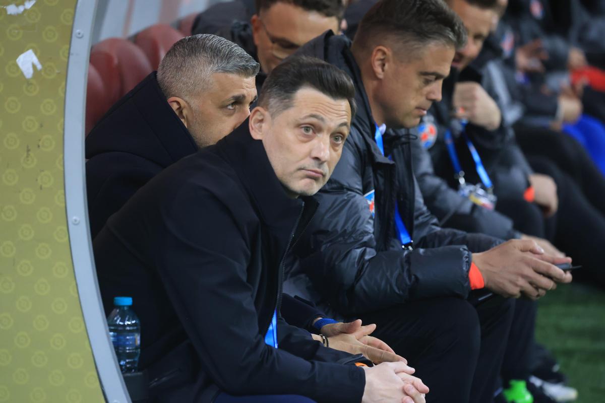 A venit Rădoi, rușinile continuă! Lui FCSB i-au tremurat picioarele cu „lanterna” Metaloglobus și cedează primul loc din play-out!