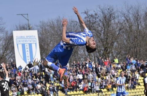 Andrei Ivan și una dintre celebrele sale tumbe după gol