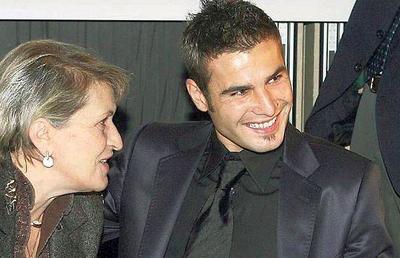 GSP LIVE. Adrian Mutu, două povești comice din Italia: zacusca vărsată în aeroport și cum a pălmuit mama lui un fan al Parmei :)