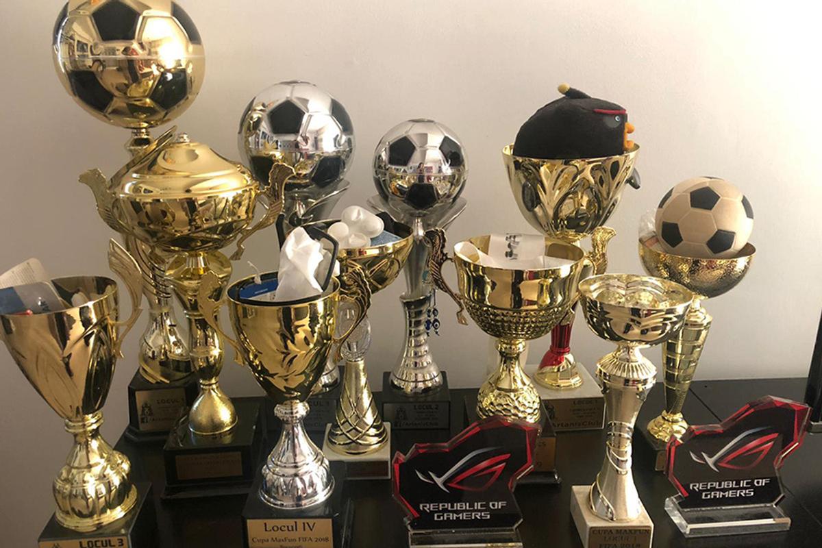 EXCLUSIV Interviu cu Emil Constantinescu, jucătorul FCSB-ului, înainte de startul Ligii 1 la FIFA 20: „Nu am discutat cu Gigi Becali despre o primă” :D