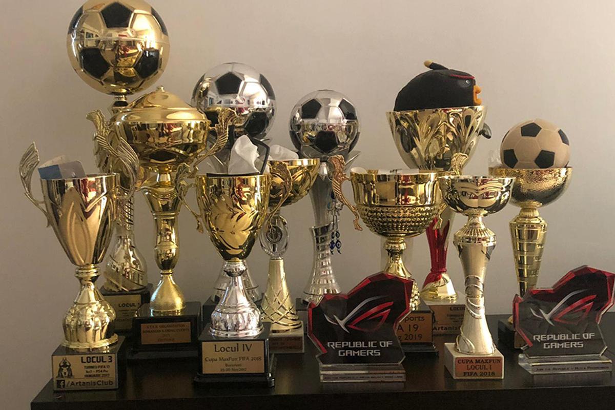 EXCLUSIV Interviu cu Emil Constantinescu, jucătorul FCSB-ului, înainte de startul Ligii 1 la FIFA 20: „Nu am discutat cu Gigi Becali despre o primă” :D