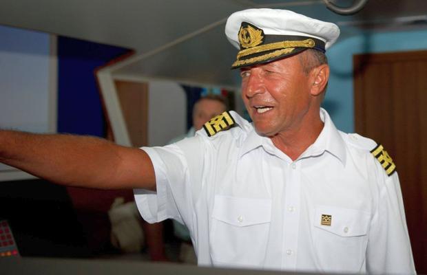Traian Băsescu, derapaj la adresa lui Marcel Vela: „Marș afară din Guvern, nenorocitule! Devine panarama publică numărul 1, depășindu-l pe Ponta”