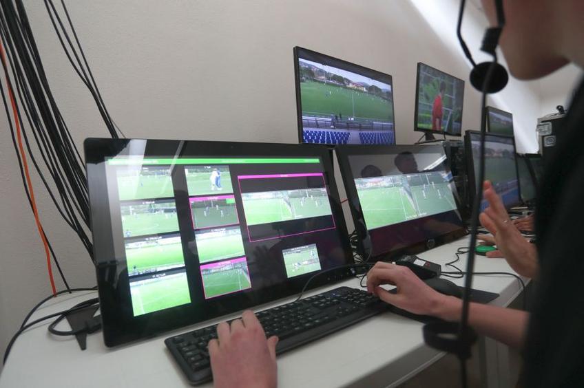 Alexandru Deaconu a dezvăluit că este nevoie de mininmum 6 luni pentru ca arbitrajul video să fie implementat // sursă foto: Guliver/gettyimages