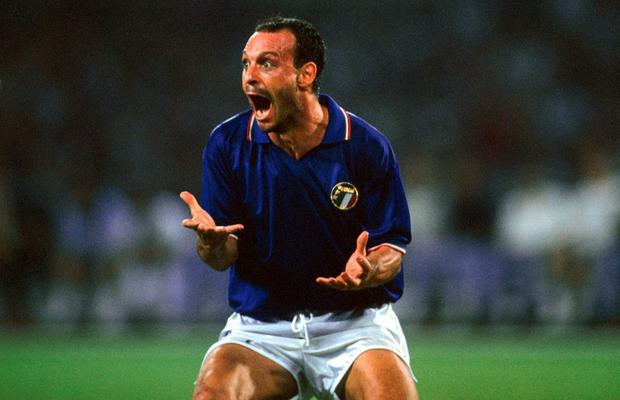 Ce mai face acum „Toto” Schillaci, fotbalistul genial pentru Italia la CM 1990 » L-a bătut pe Baggio și a fost dată afară fiindcă și-a părăsit soția