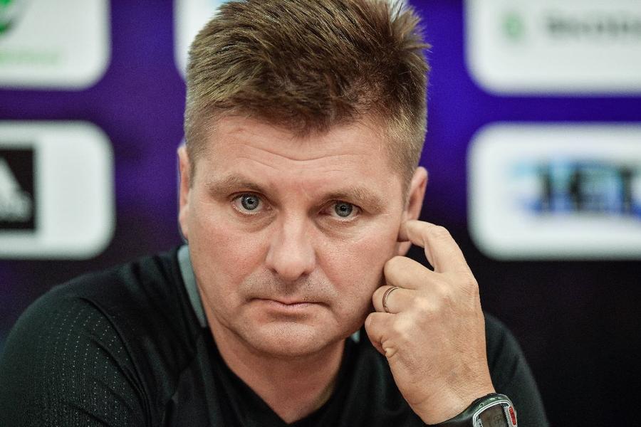 Dușan Uhrin, antrenorul lui Dinamo, FOTO Imago Dusan Uhrin jr. s-a săturat: „Dinamo nu m-a plătit deloc! Nu există niciun plan aici”