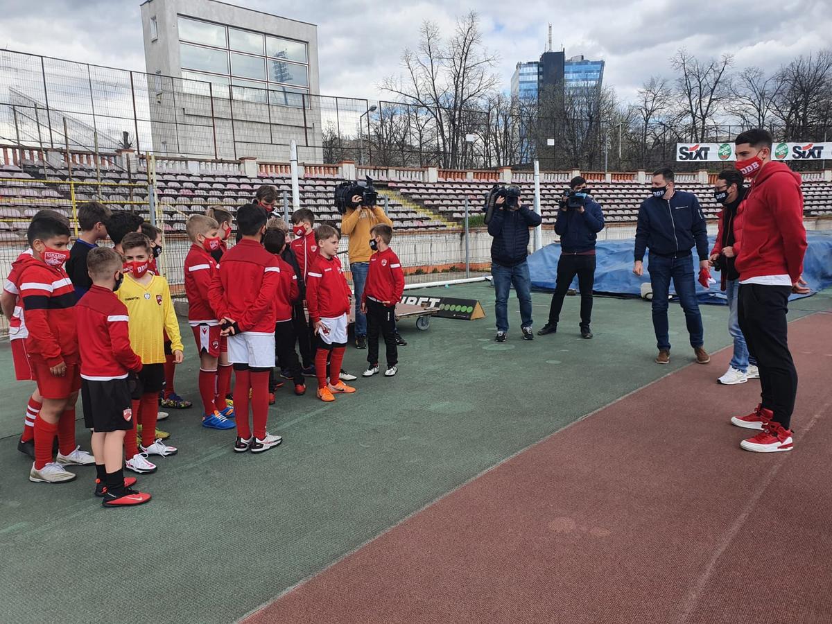 E antrenor la Dinamo, dar nu are milă de jucători: „Lipsiți de valoare, fără determinare. Sunt revoltat!”