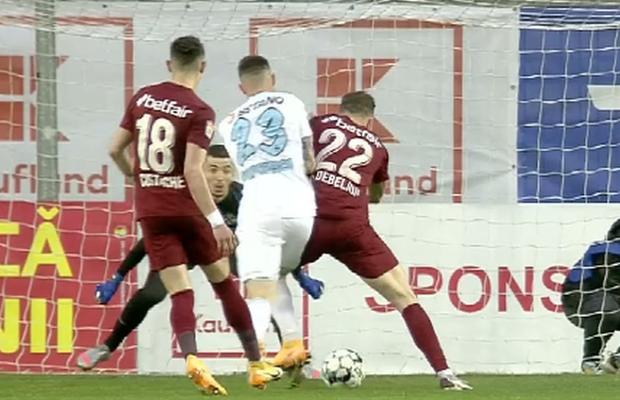 Fază controversată în Supercupă: CFR a cerut penalty, Radu Petrescu a dat „galben” pentru simulare » Iordănescu și Petrea s-au luat la ceartă!