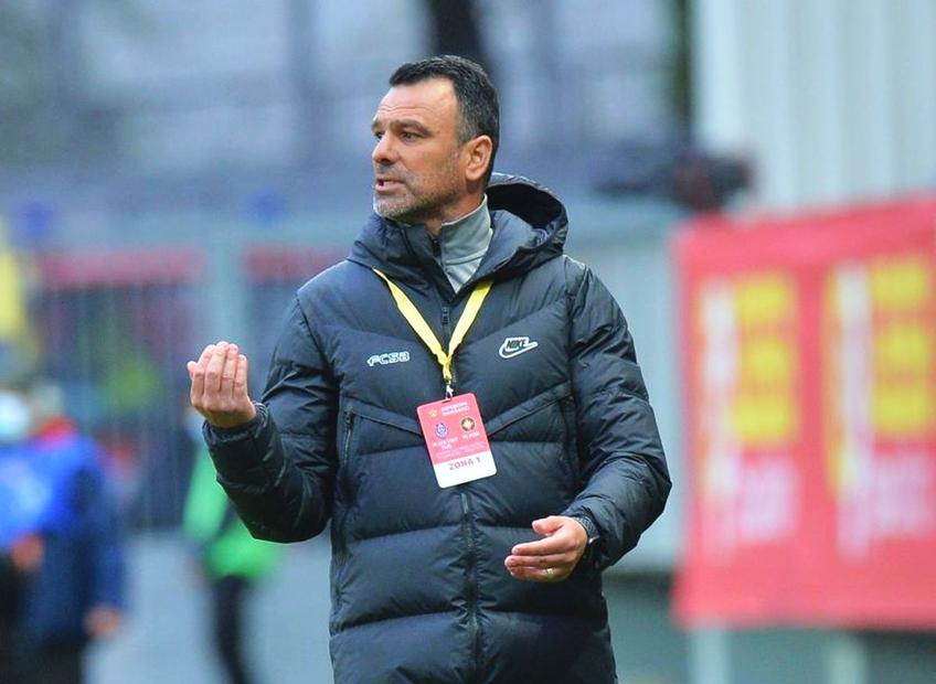 Toni Petrea, antrenorul bucureștenilor, a fost mai nervos ca niciodată la interviuri.