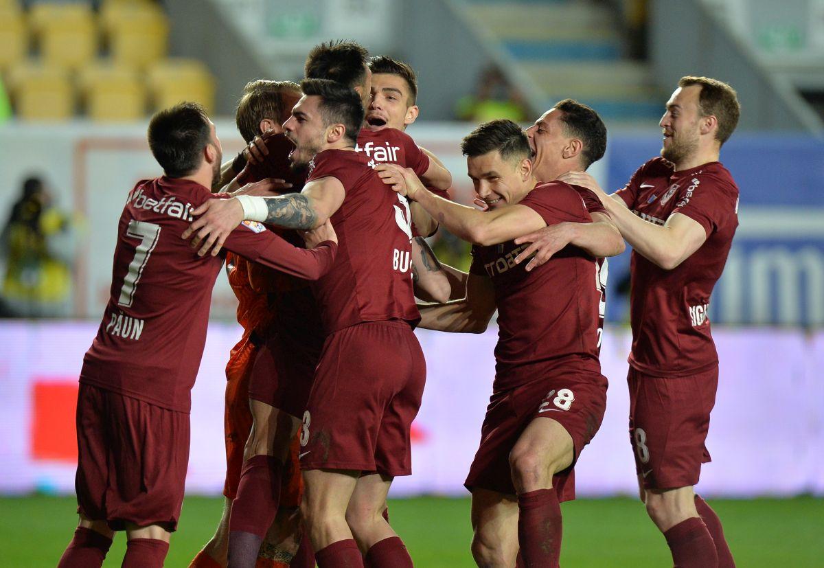 Sărbătoritul Andrei Vlad și Giedrius Arlauskis, cei mai buni de pe teren în Supercupă » Câţi elevi ai lui Petrea au primit 4