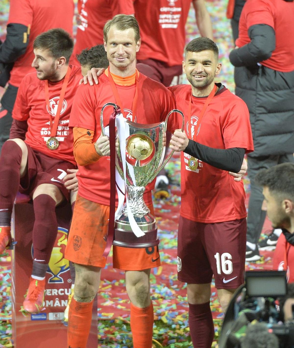 Sărbătoritul Andrei Vlad și Giedrius Arlauskis, cei mai buni de pe teren în Supercupă » Câţi elevi ai lui Petrea au primit 4