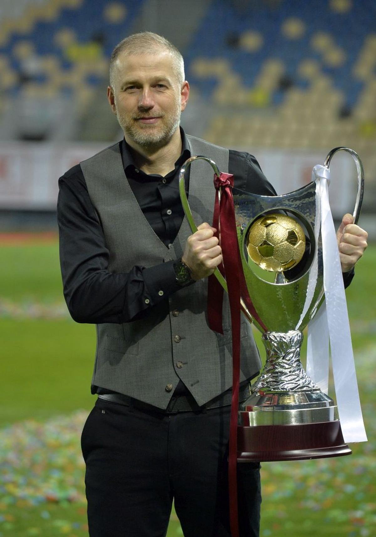 Ciprian Deac a cerut penalty în Supercupa CFR Cluj - FCSB! Radunovic „l-a luat pe sus” în careu