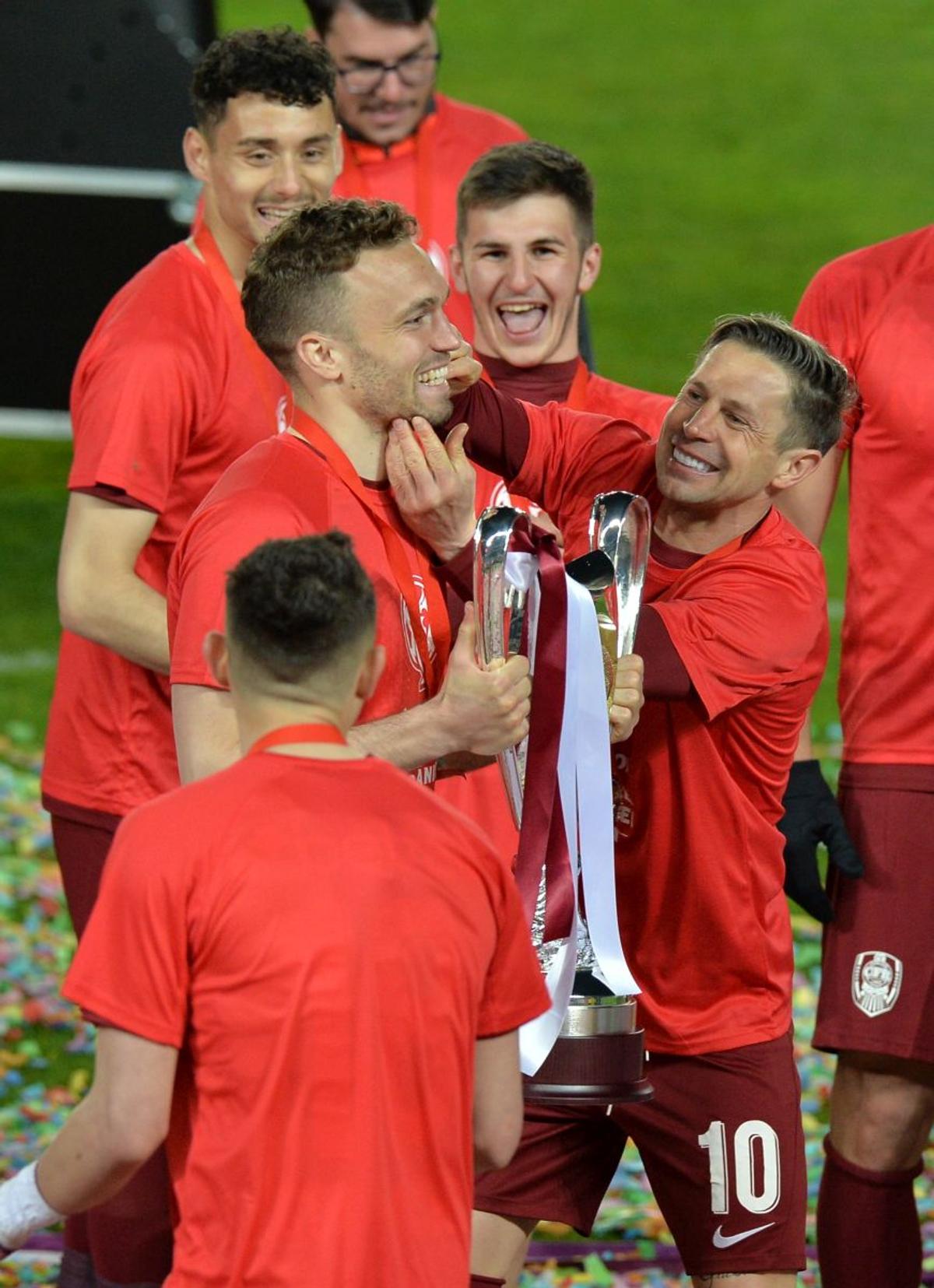 Ciprian Deac a cerut penalty în Supercupa CFR Cluj - FCSB! Radunovic „l-a luat pe sus” în careu