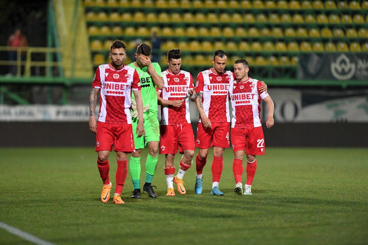 Pentru ce mai luptă Dinamo în play-out + Cu cine ar da acum baraj pentru rămânerea în Liga 1