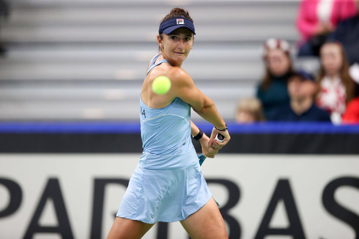 Polonia - România 2-0, după prima zi în Billie Jean King Cup: Begu, învinsă de Linette. Buzărnescu, nicio șansă în fața lui Swiatek