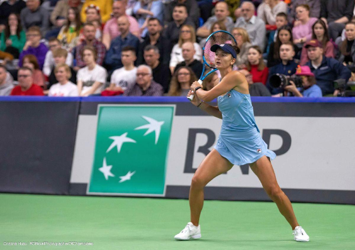 Polonia - România 2-0, după prima zi în Billie Jean King Cup: Begu, învinsă de Linette. Buzărnescu, nicio șansă în fața lui Swiatek